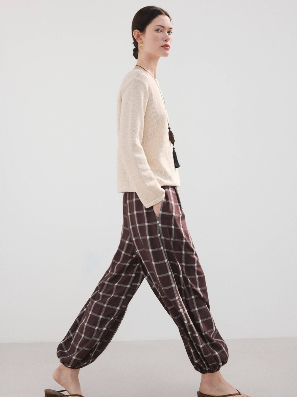 NWT (size small) MANGO MID-RISE BAGGY PANTS - Picture 4 of 12